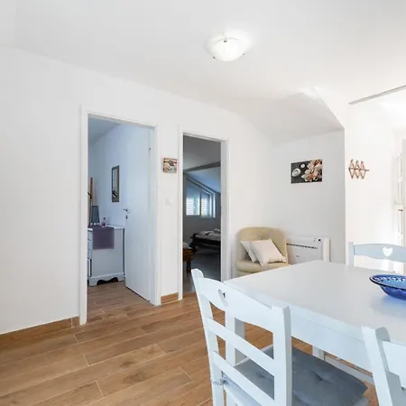 House Rosa - Holiday 70 Metres Away From Picena Beach!