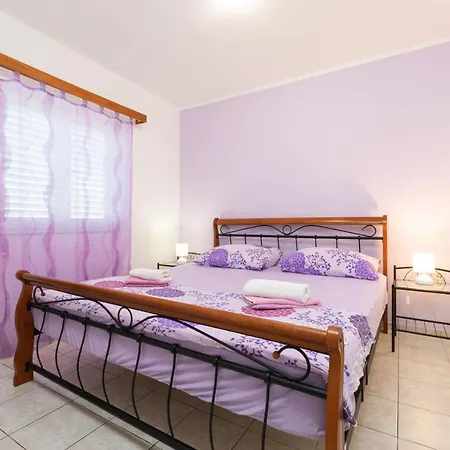 House Rosa - Holiday 70 Metres Away From Picena Beach! Vela Luka